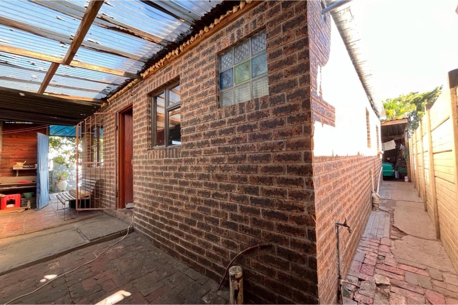 2 Bedroom Property for Sale in Kalkfontein Western Cape